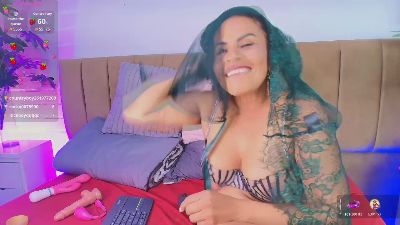 Anthonelaa__ live cam on Cam4