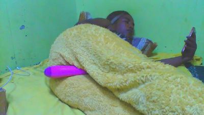 Antoinella34 live cam on Cam4