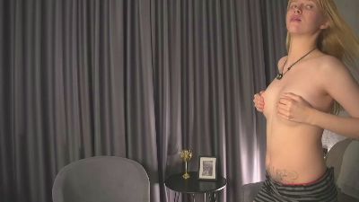 AntoinetteCobos live cam on Cam4