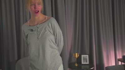 AntoinetteCobos live cam on Cam4