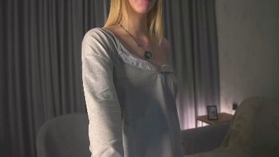 AntoinetteCobos live cam on Cam4