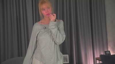 AntoinetteCobos live cam on Cam4