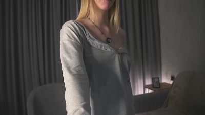AntoinetteCobos live cam on Cam4