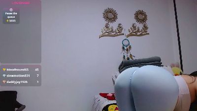 Antonela_col live cam on Cam4