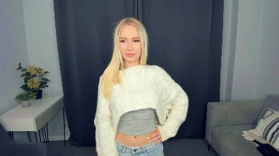AntoniaRollend live cam on Cam4