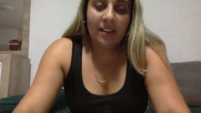 Antoniasweet live cam on Cam4