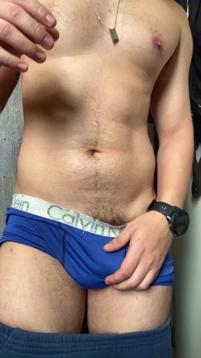 Antonieeez live cam on Cam4