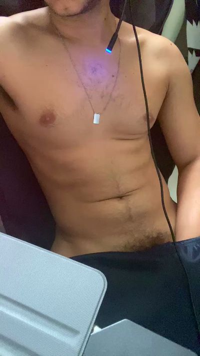 Antonieeez live cam on Cam4