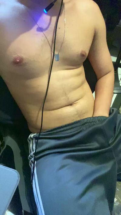 Antonieeez live cam on Cam4