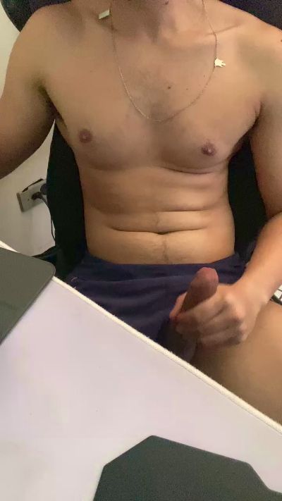 Antonieeez live cam on Cam4