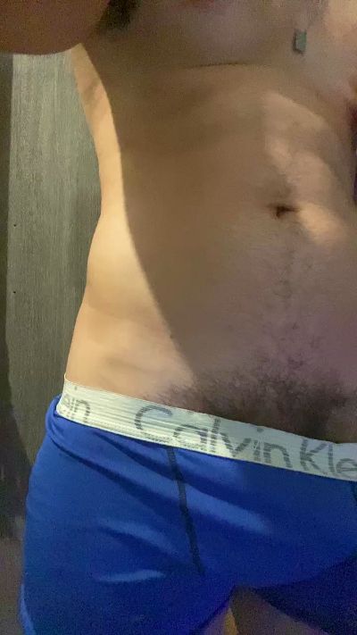 Antonieeez live cam on Cam4