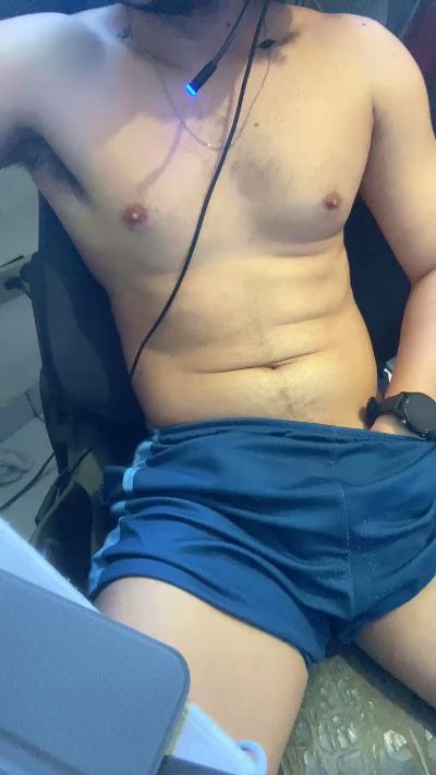 Antonieeez live cam on Cam4