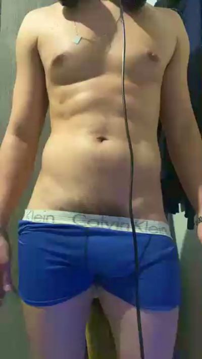 Antonieeez live cam on Cam4