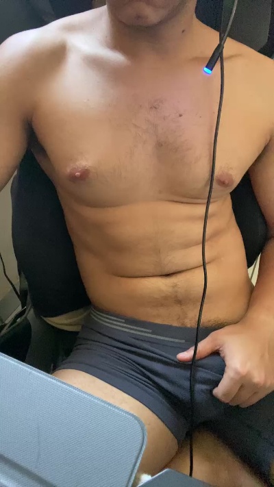 Antonieeez live cam on Cam4