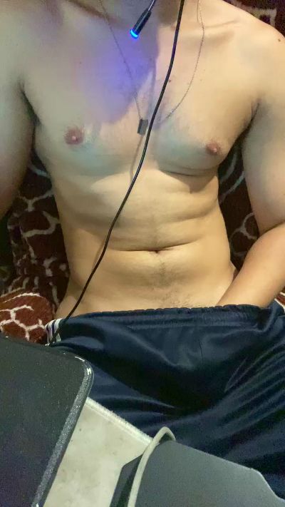 Antonieeez live cam on Cam4