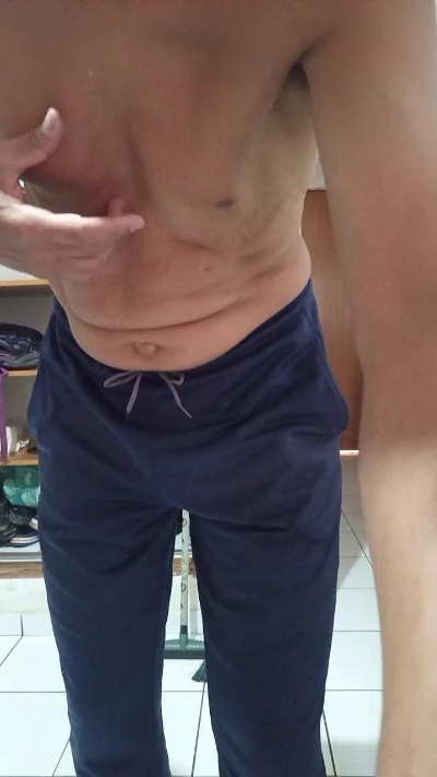 Antonyoluiz live cam on Cam4