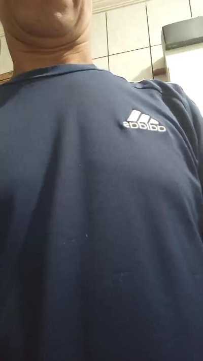 Antonyoluiz live cam on Cam4