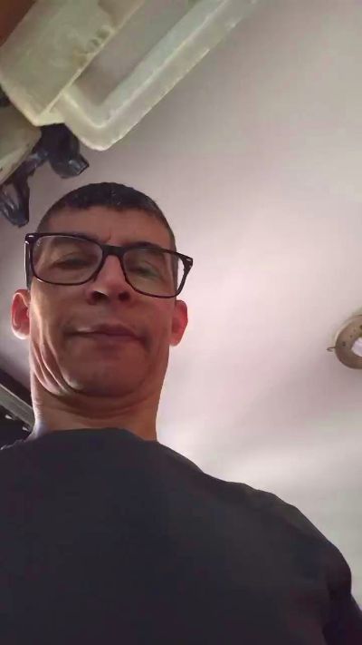 Antonyoluiz live cam on Cam4