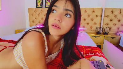 AnttonellaLee live cam on Cam4