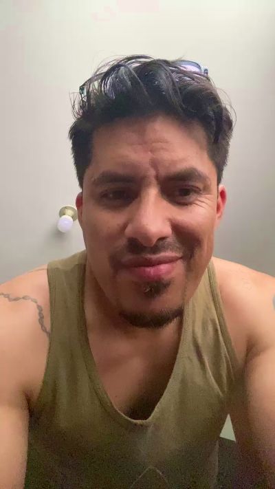 Antuan69 live cam on Cam4
