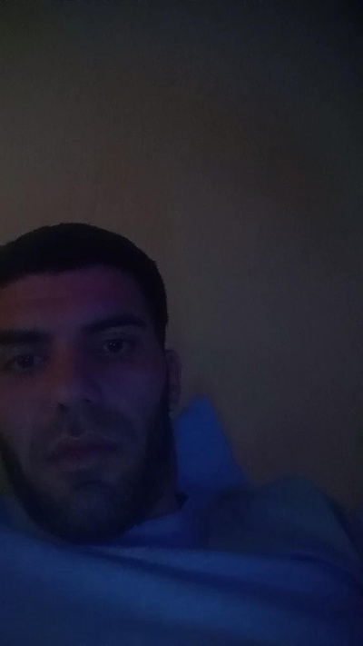Anueel32 live cam on Cam4