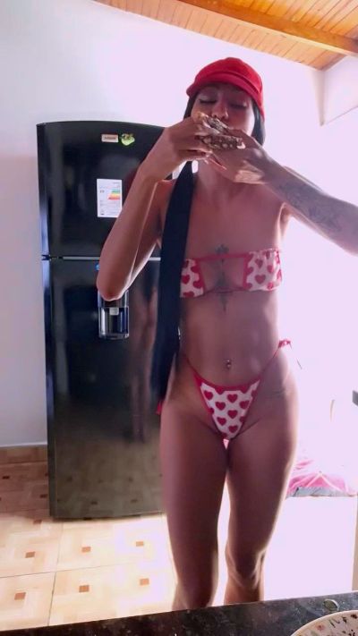 AnyLeon live cam on Cam4