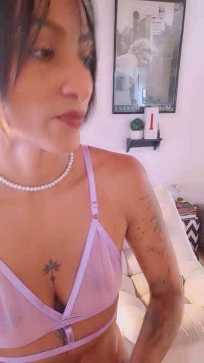 AnyLeon live cam on Cam4