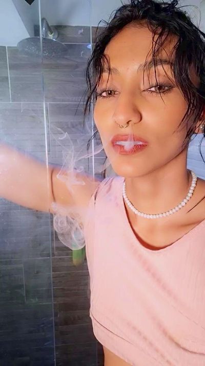 AnyLeon live cam on Cam4