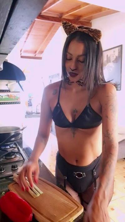 AnyLeon live cam on Cam4