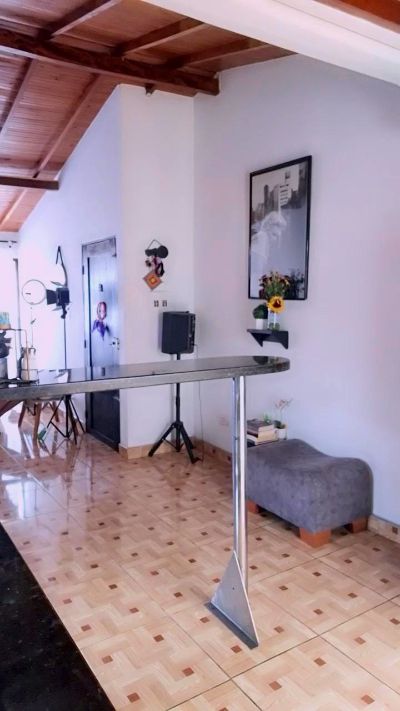 AnyLeon live cam on Cam4