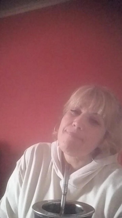 Anyi45 live cam on Cam4