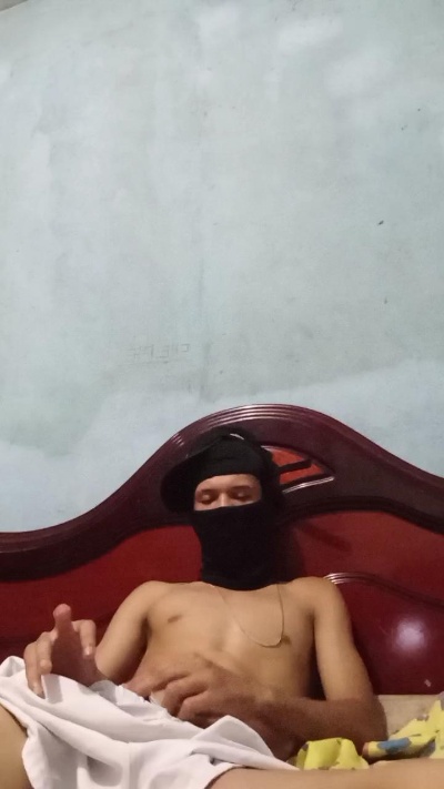 Apollothehorus live cam on Cam4
