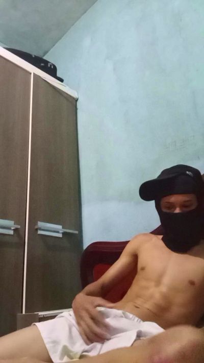 Apollothehorus live cam on Cam4