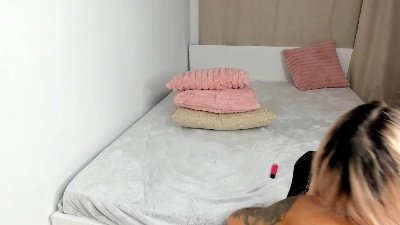 AprilHadid live cam on Cam4
