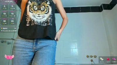 Aprillbrunette live cam on Cam4