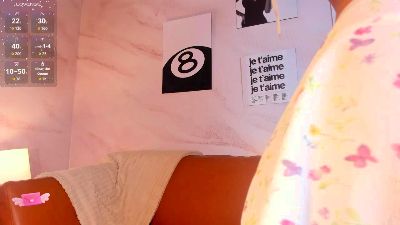 Aprillbrunette live cam on Cam4