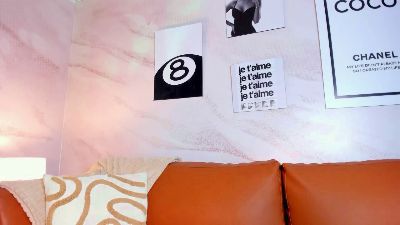 Aprillbrunette live cam on Cam4