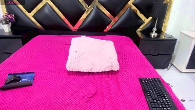 AprilyCrystal live cam on Cam4