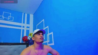 Ares_DAMM live cam on Cam4