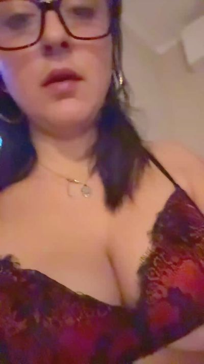 Ari8900 live cam on Cam4
