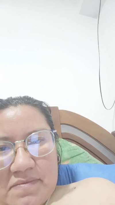 AriPM live cam on Cam4