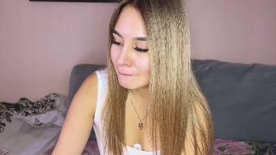 AriaBellinini live cam on Cam4