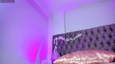 AriaGreenn live cam on Cam4