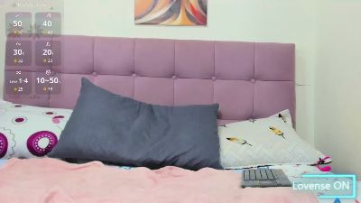 Ariadna_wish live cam on Cam4