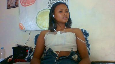 Arialove live cam on Cam4