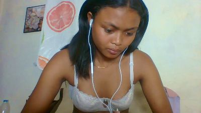 Arialove live cam on Cam4