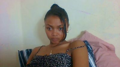 Arialove live cam on Cam4