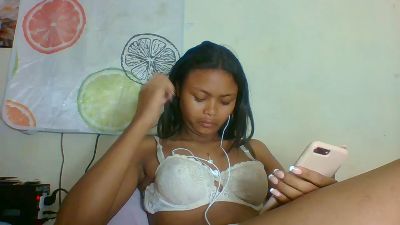 Arialove live cam on Cam4
