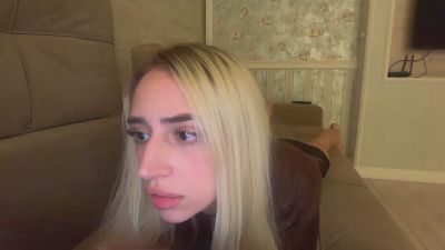ArianaJulock live cam on Cam4