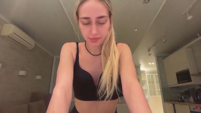 ArianaJulock live cam on Cam4